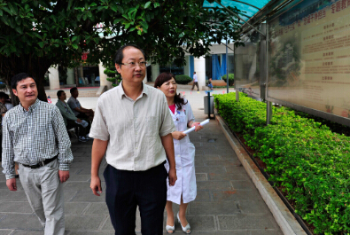  县委书记丁昆到我院调研