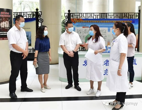  县委书记周永瑜到建水县人民医院调研指导工作