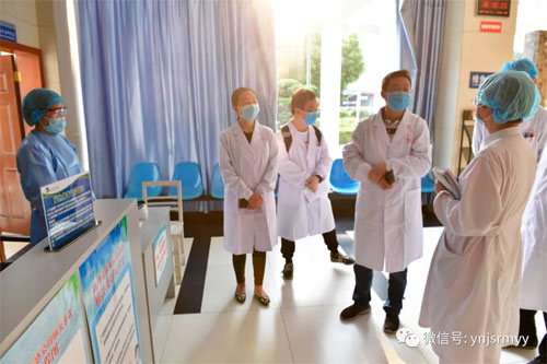 省卫生健康委督导组到建水县人民医院督导新冠肺炎防治工作