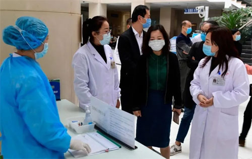  李俊红副县长到建水县人民医院调研
