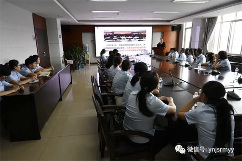  建水县人民医院第二党支部开展“坚定理想信念 遵纪守法自律”专题党课
