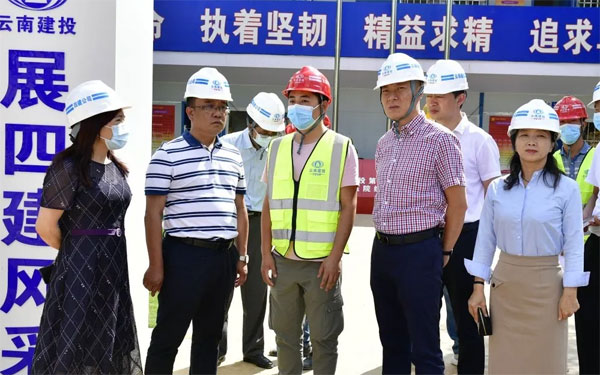  建水县委副书记、县人民政府县长赵雄到建水县人民医院调研项目进展情况