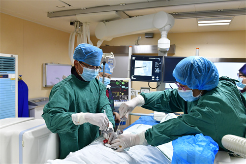  “逃犯”显原形，腰腿痛无踪