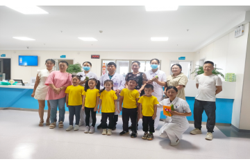  有爱！幼儿园小朋友自制“感恩礼物”献给医务人员